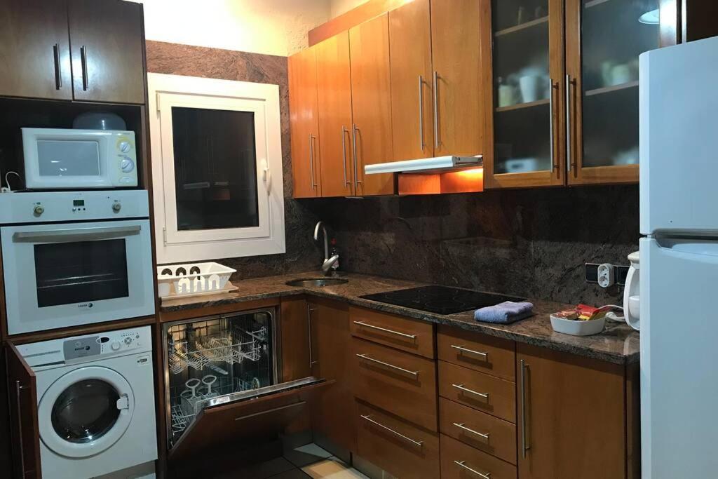 Casita Blanca Con Fibra Optica Y Piscina Cominutaria Villa Tossa de Mar Bagian luar foto