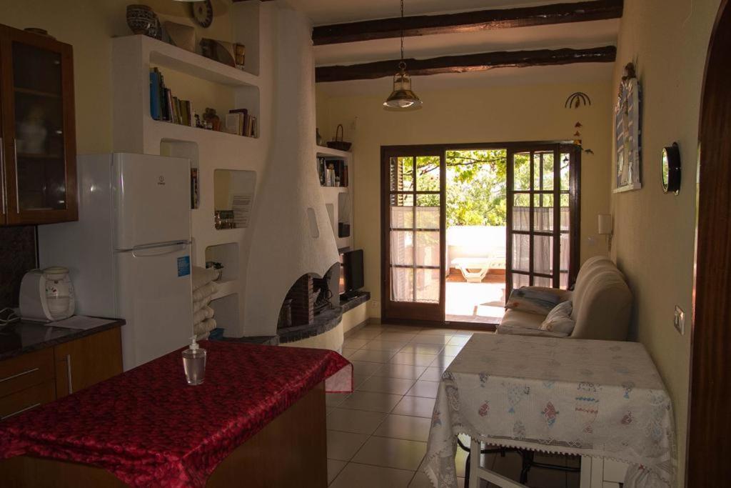 Casita Blanca Con Fibra Optica Y Piscina Cominutaria Villa Tossa de Mar Bagian luar foto