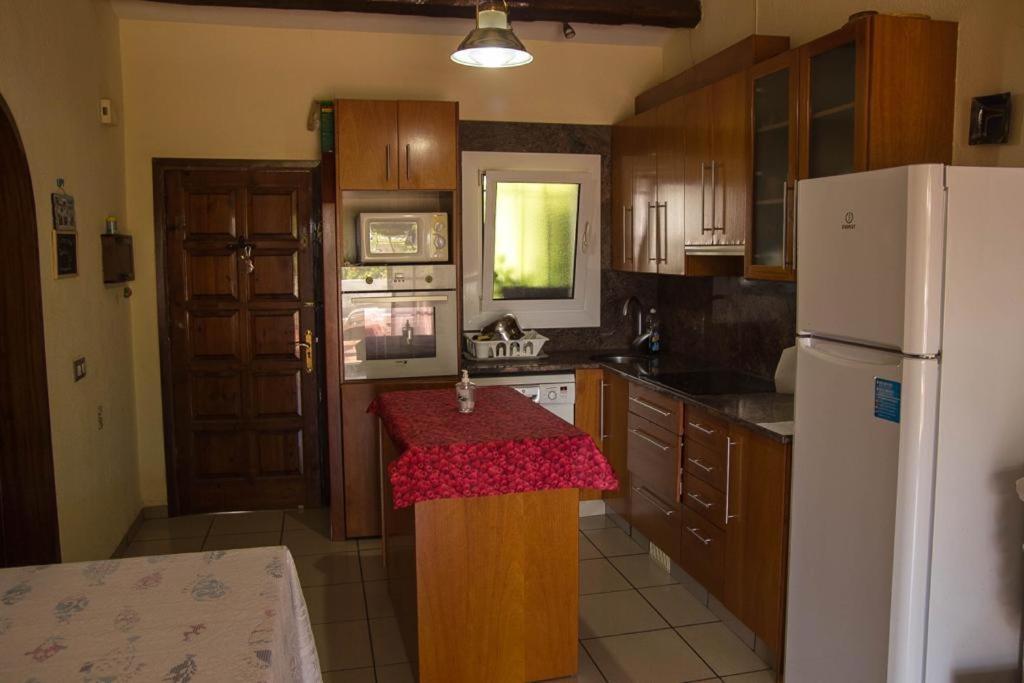 Casita Blanca Con Fibra Optica Y Piscina Cominutaria Villa Tossa de Mar Bagian luar foto
